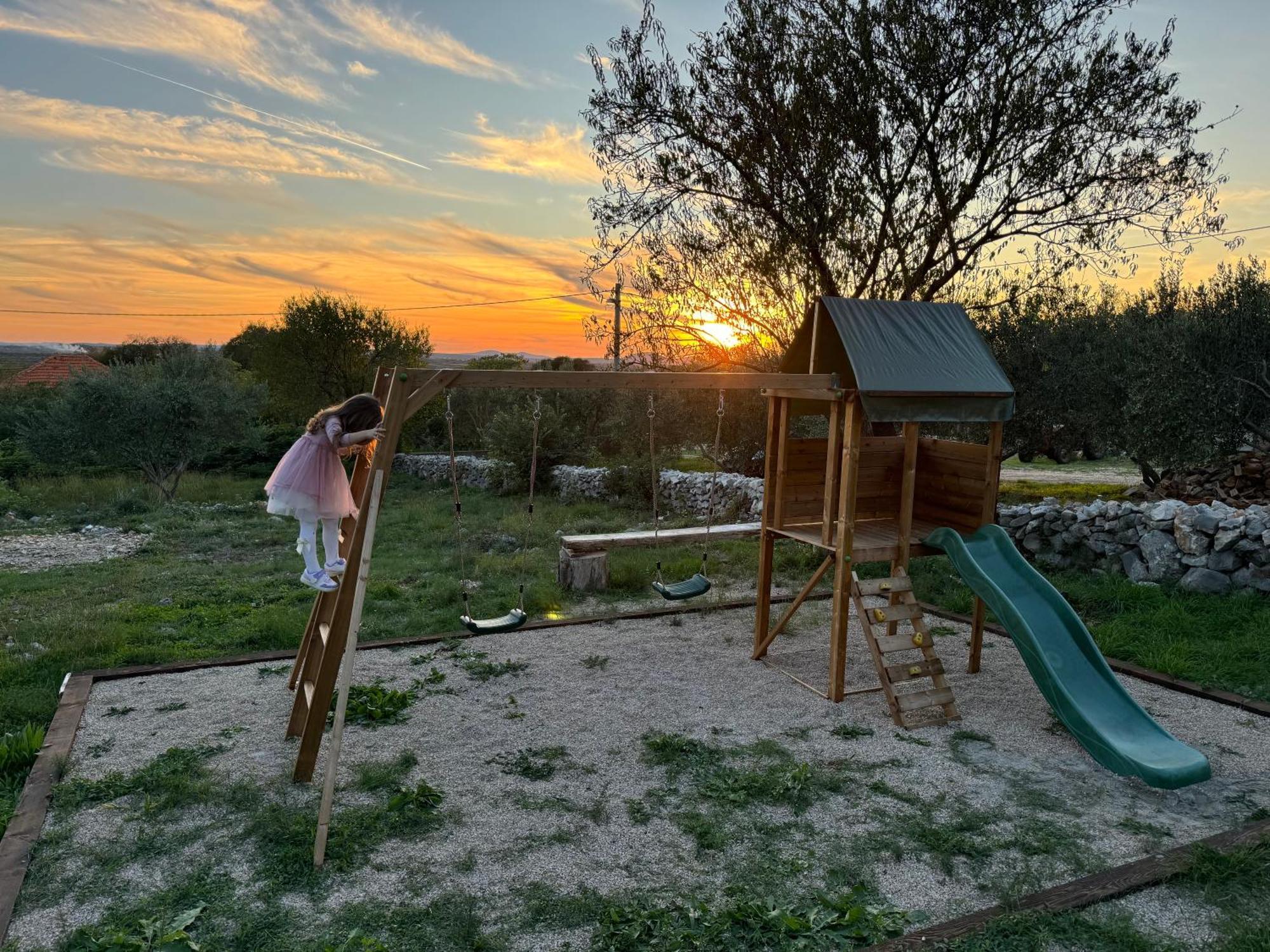 Relax And Unwind: Family-Friendly House Near Zadar In Zagrad 빌라 외부 사진